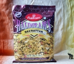 Haldiram's Navrattan - hot & spicy blend of savoury noodles, peanuts, puffed rice and sun dried potato chips